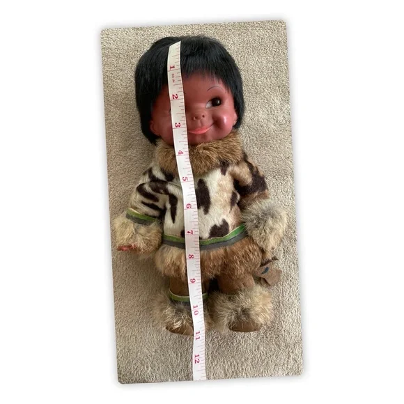Vintage 11” Alaska Eskimo Souvenir Doll Real Fur Parka & Boots 1960s - Picture 8 of 8